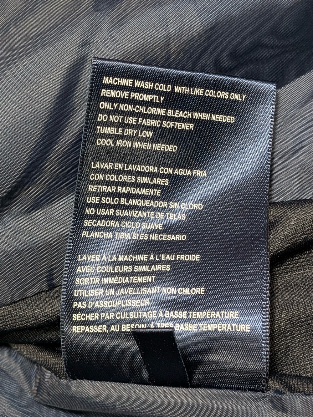 Tommy Hilfiger Quilted Chevron Puffer Vest- with flaw - Picture 11 of 12